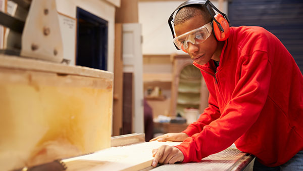 The Realities of an Apprenticeship from People Working in the Trades